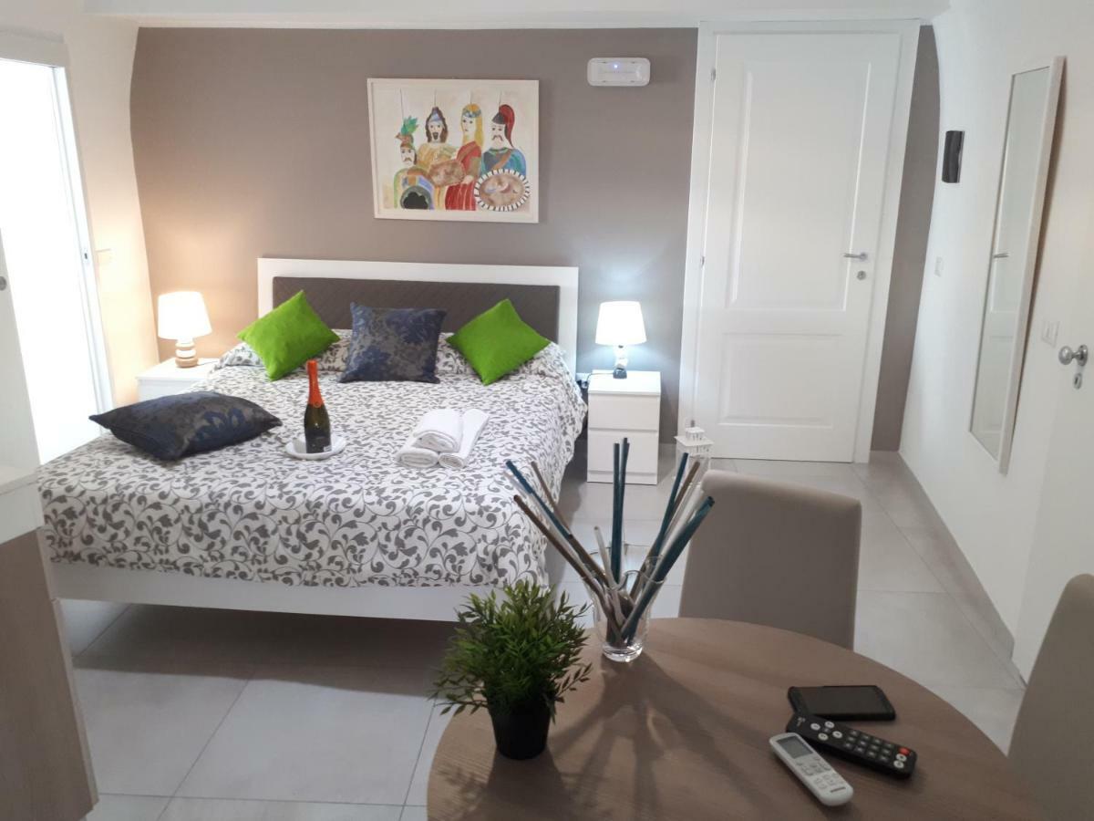 Benedettini Palace - exclusive suites&views Catania Bagian luar foto